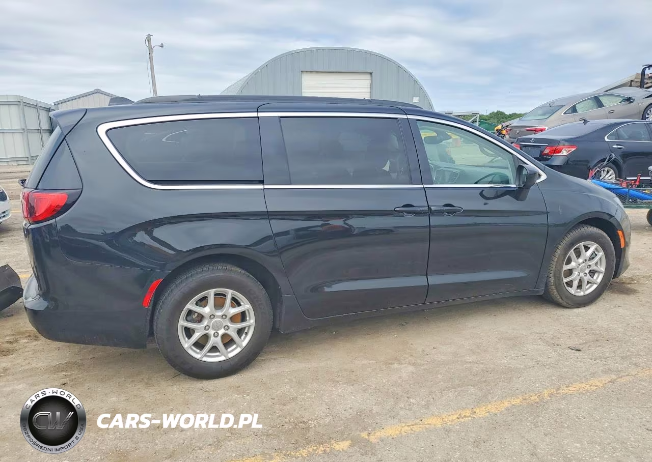2020 Chrysler Voyager Lxi VIN:2C4RC1DG5LR181974 - 3