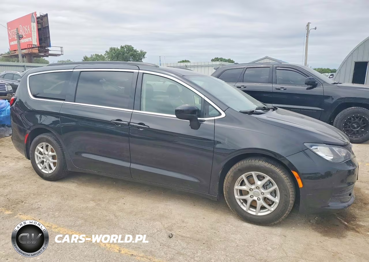 2020 Chrysler Voyager Lxi VIN:2C4RC1DG5LR181974 - 4