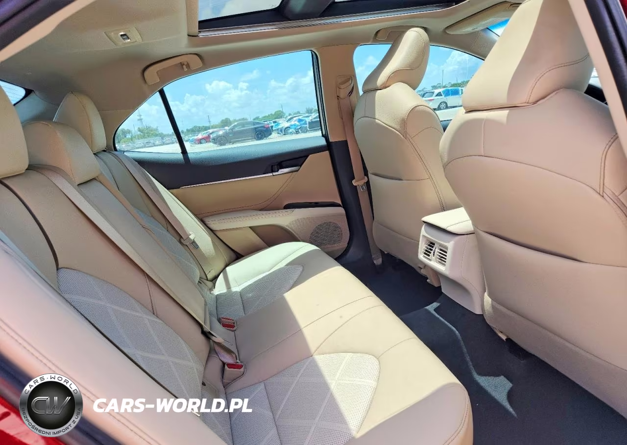 2018 Toyota Camry Xle VIN:4T1B11HK0JU626753 - 10