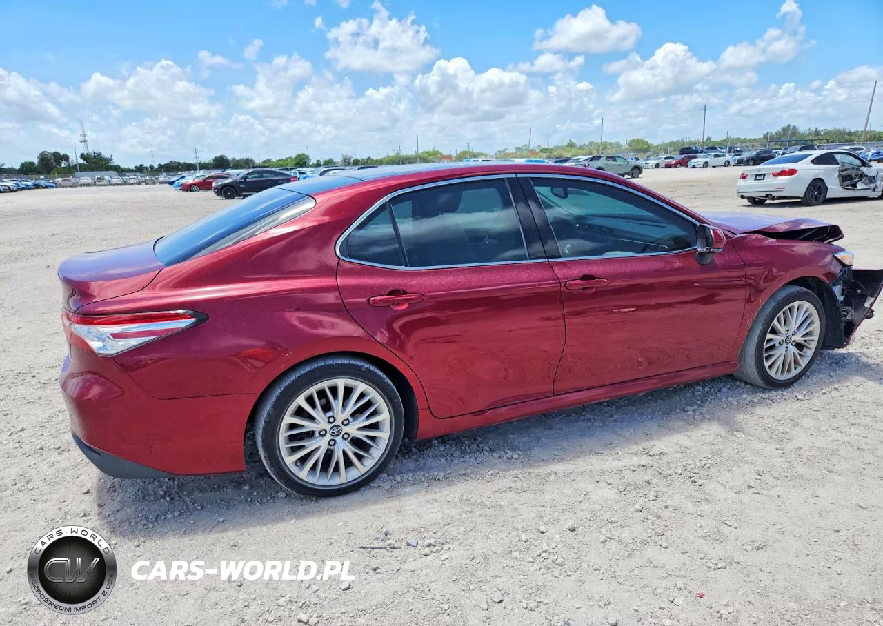 2018 Toyota Camry Xle VIN:4T1B11HK0JU626753 - 3