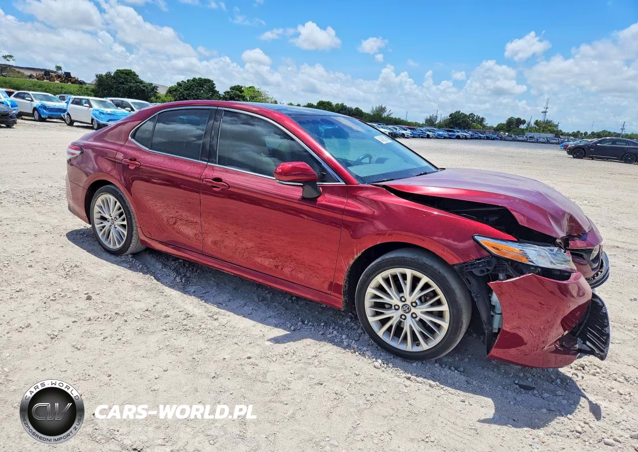 2018 Toyota Camry Xle VIN:4T1B11HK0JU626753 - 4