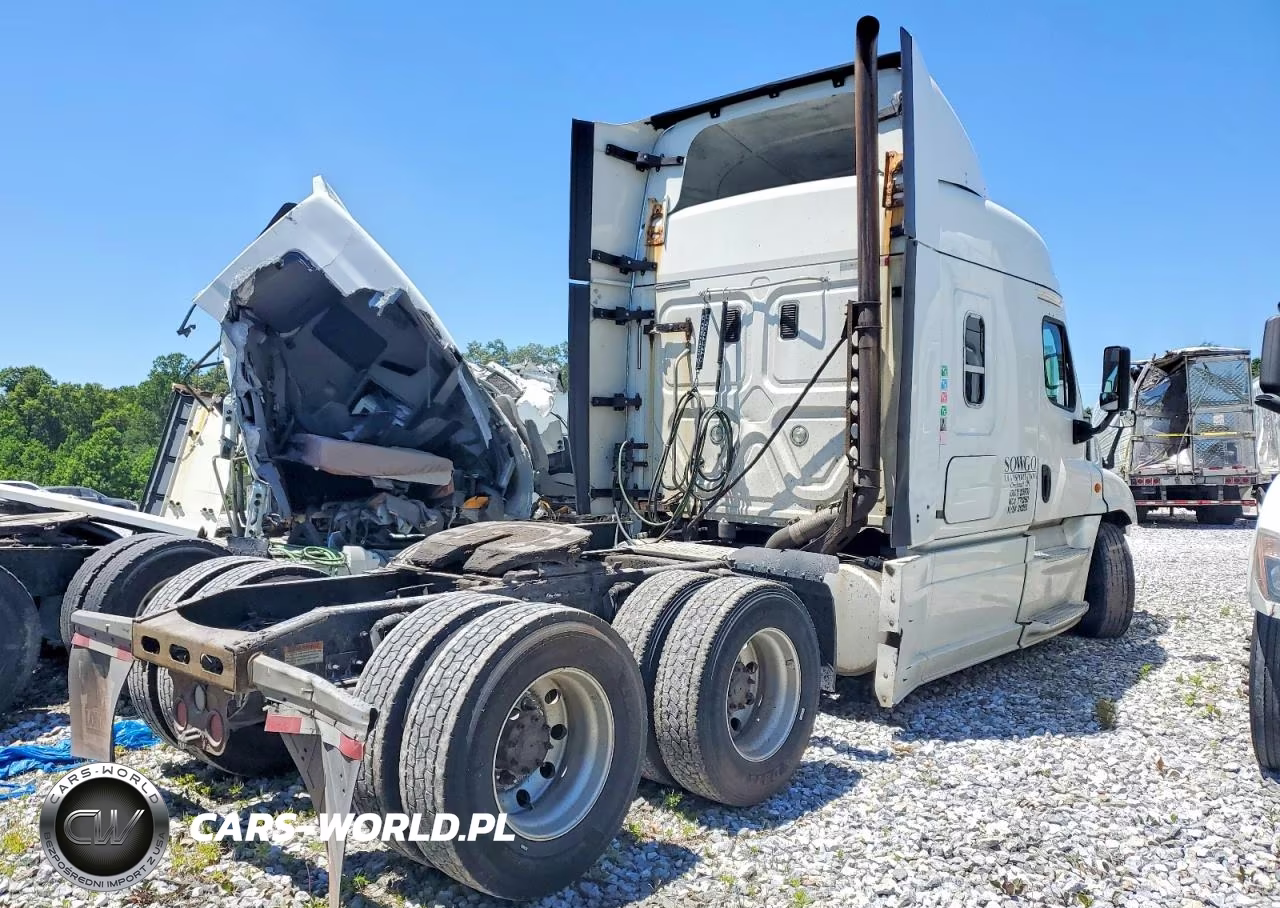 2015 Freightliner Cascadia 125 VIN:3AKJGLD68FSGH6697 - 4