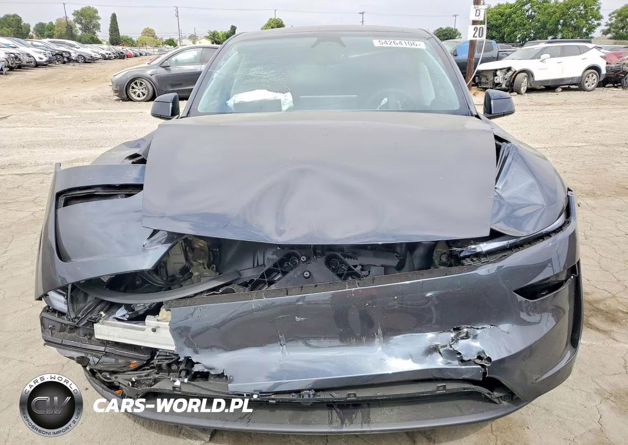 2026 Tesla Model Y VIN:7SAYGDEE3TF516453 - 5