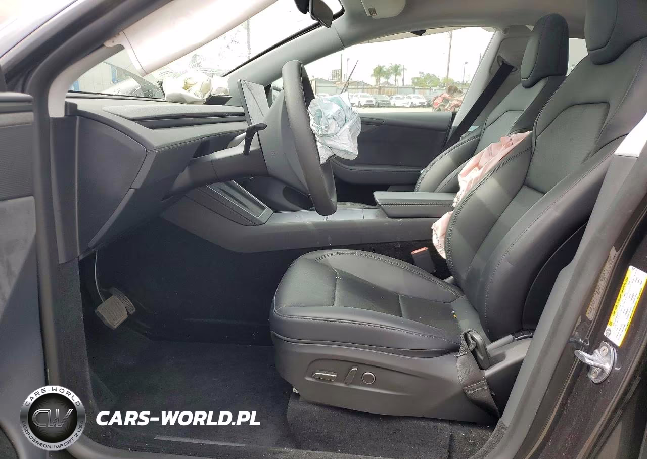 2026 Tesla Model Y VIN:7SAYGDEE3TF516453 - 7