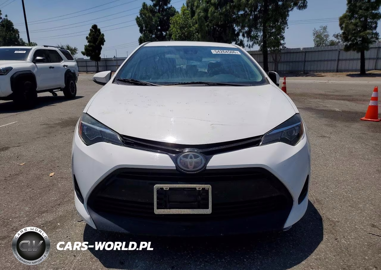 2017 Toyota Corolla Le VIN:5YFBURHE2HP653139 - 5