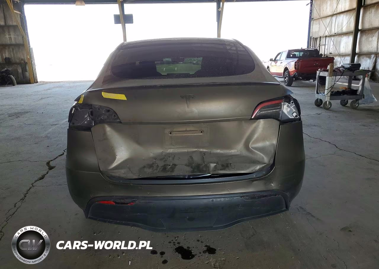 2022 Tesla Model Y VIN:7SAYGDEF2NF410989 - 6