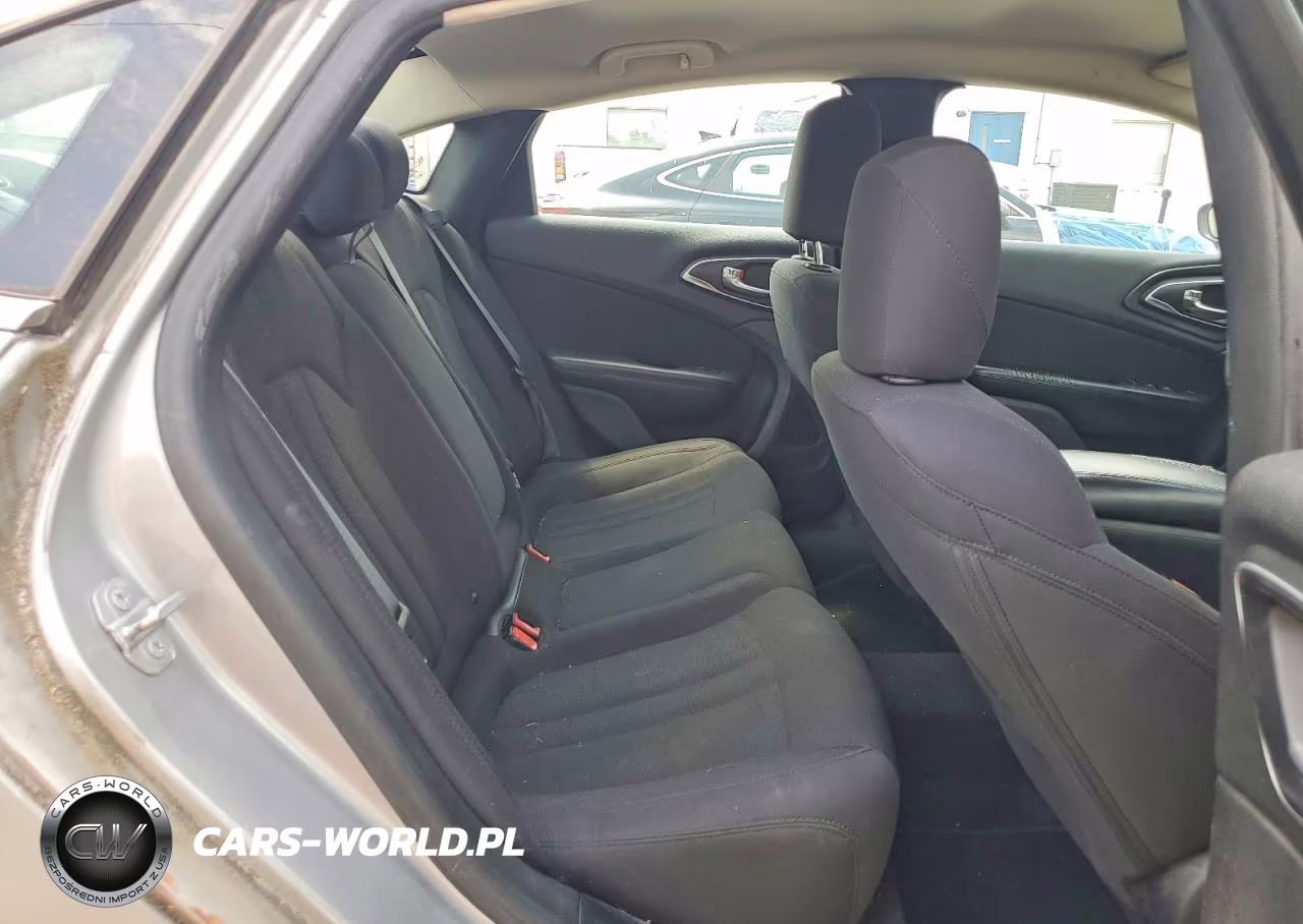 2015 Chrysler 200 Limited VIN:1C3CCCABXFN577446 - 10