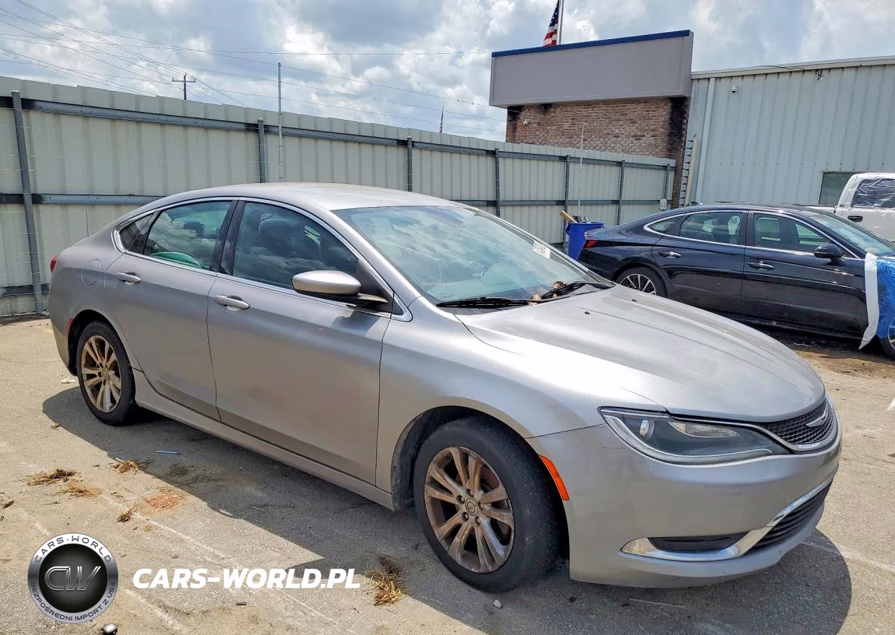 2015 Chrysler 200 Limited VIN:1C3CCCABXFN577446 - 4