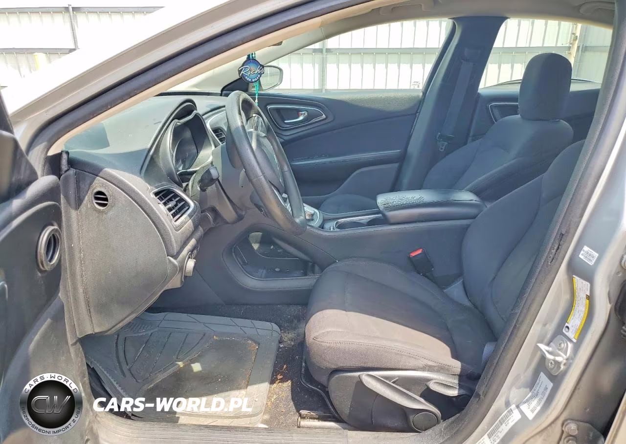 2015 Chrysler 200 Limited VIN:1C3CCCABXFN577446 - 7