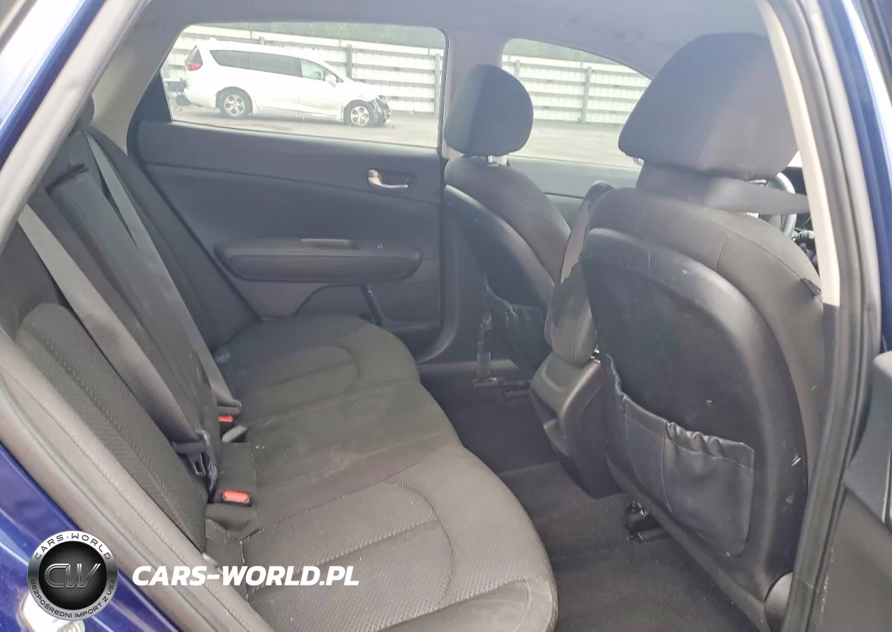 2017 Kia Optima Lx VIN:5XXGT4L33HG140301 - 10