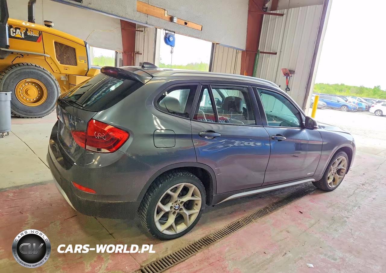 2015 BMW X1 xDrive28I VIN:WBAVL1C54FVY29690 - 3