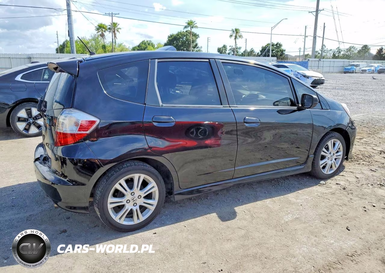 2009 Honda Fit Sport VIN:JHMGE88479S032675 - 3
