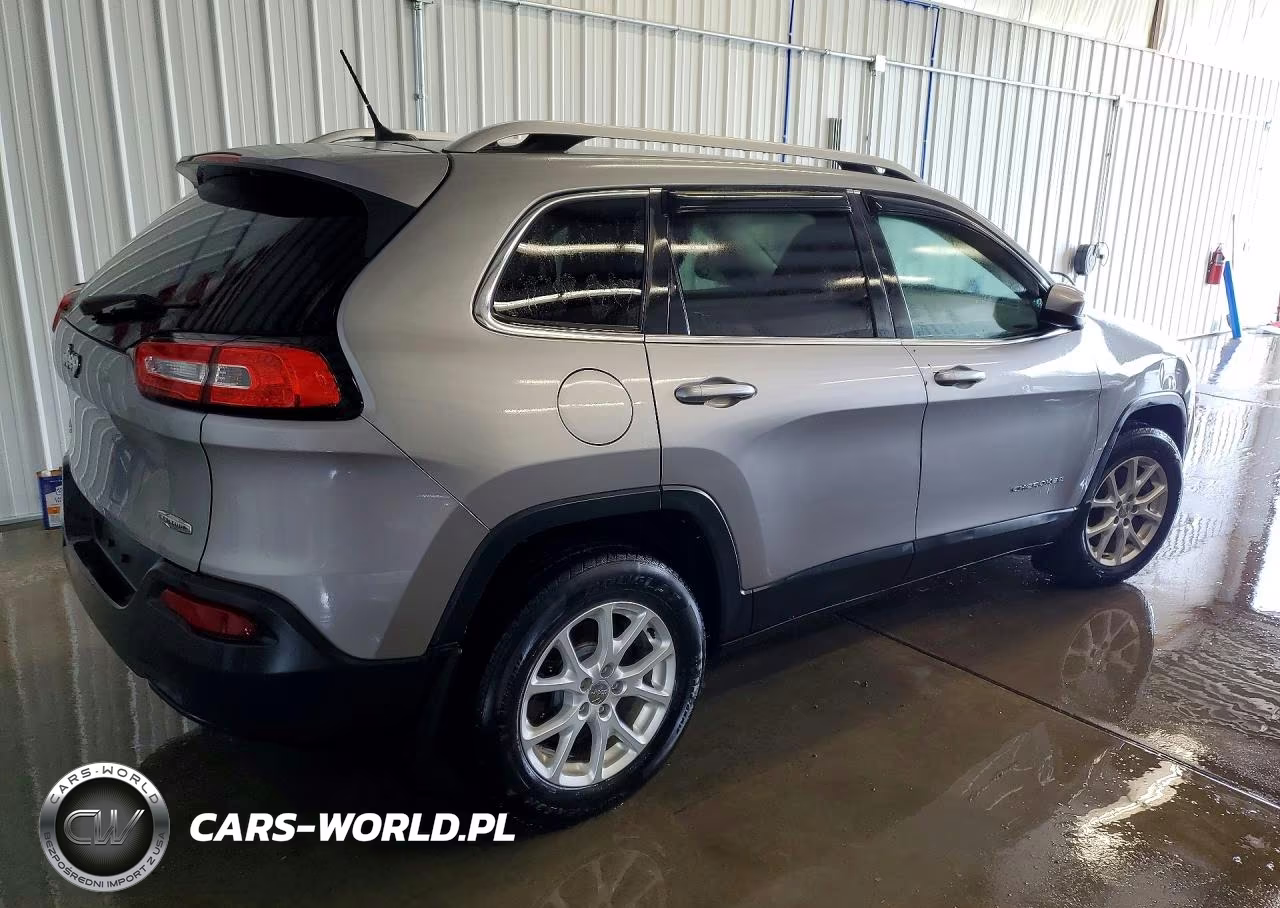 2014 Jeep Cherokee Latitude VIN:1C4PJMCB3EW211777 - 3