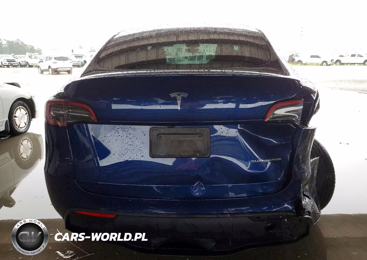 2024 Tesla Model Y VIN:7SAYGDEE9RA261992 - 6
