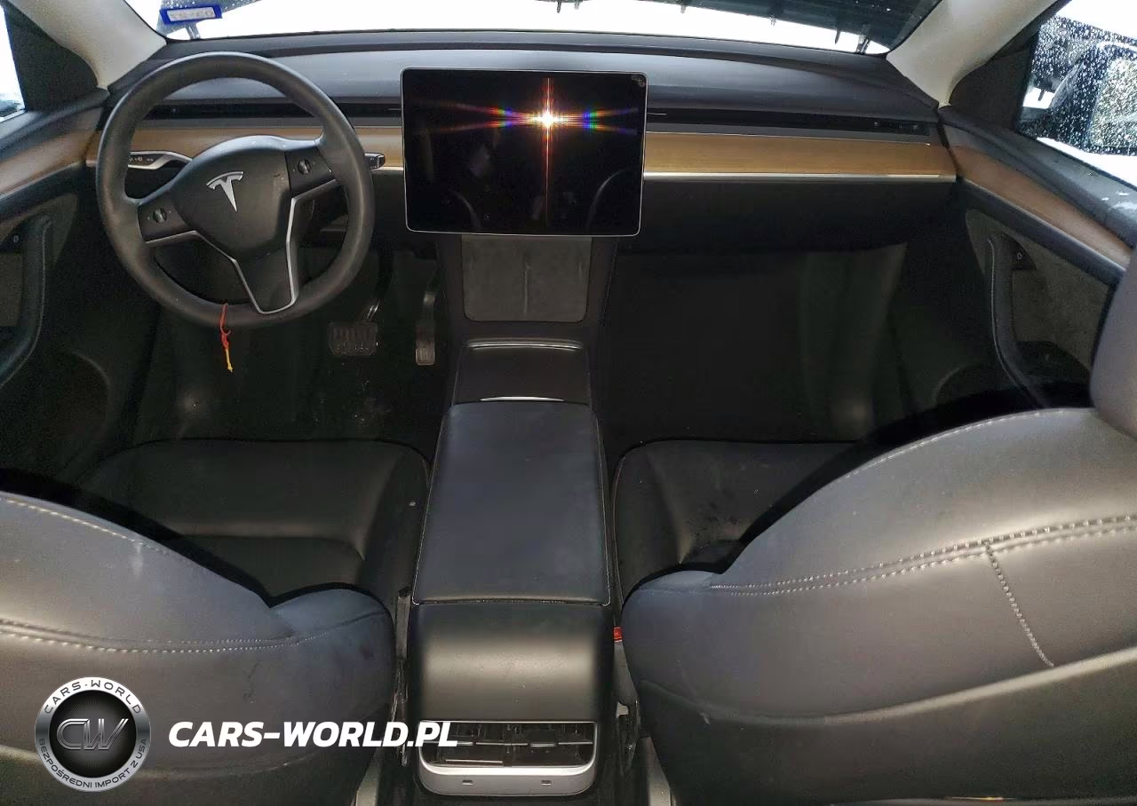 2024 Tesla Model Y VIN:7SAYGDEE9RA261992 - 8