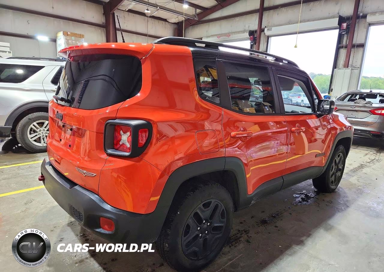 2018 Jeep Renegade Trailhawk VIN:ZACCJBCB3JPG96822 - 3