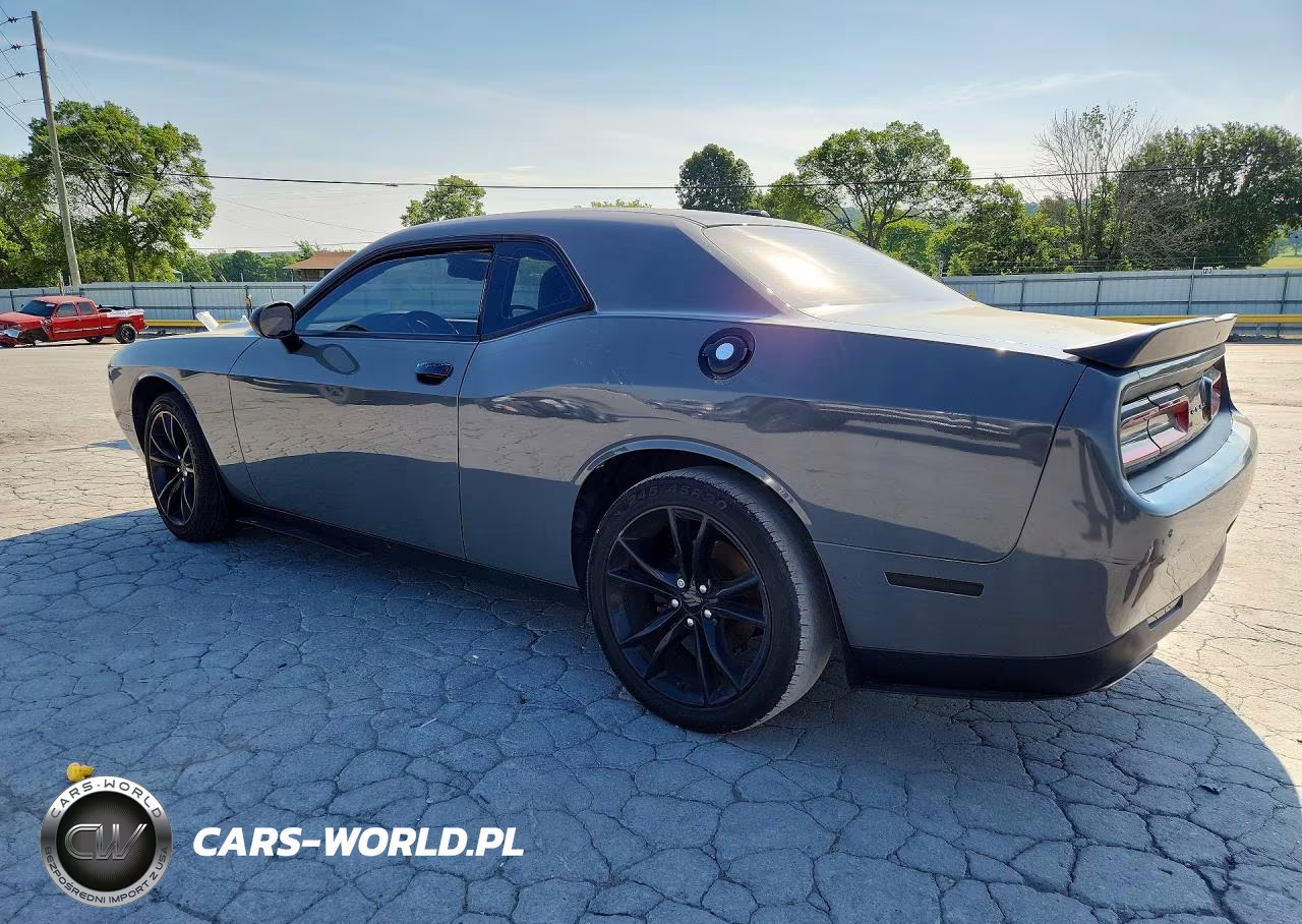 2018 Dodge Challenger Sxt VIN:2C3CDZAG0JH120593 - 2