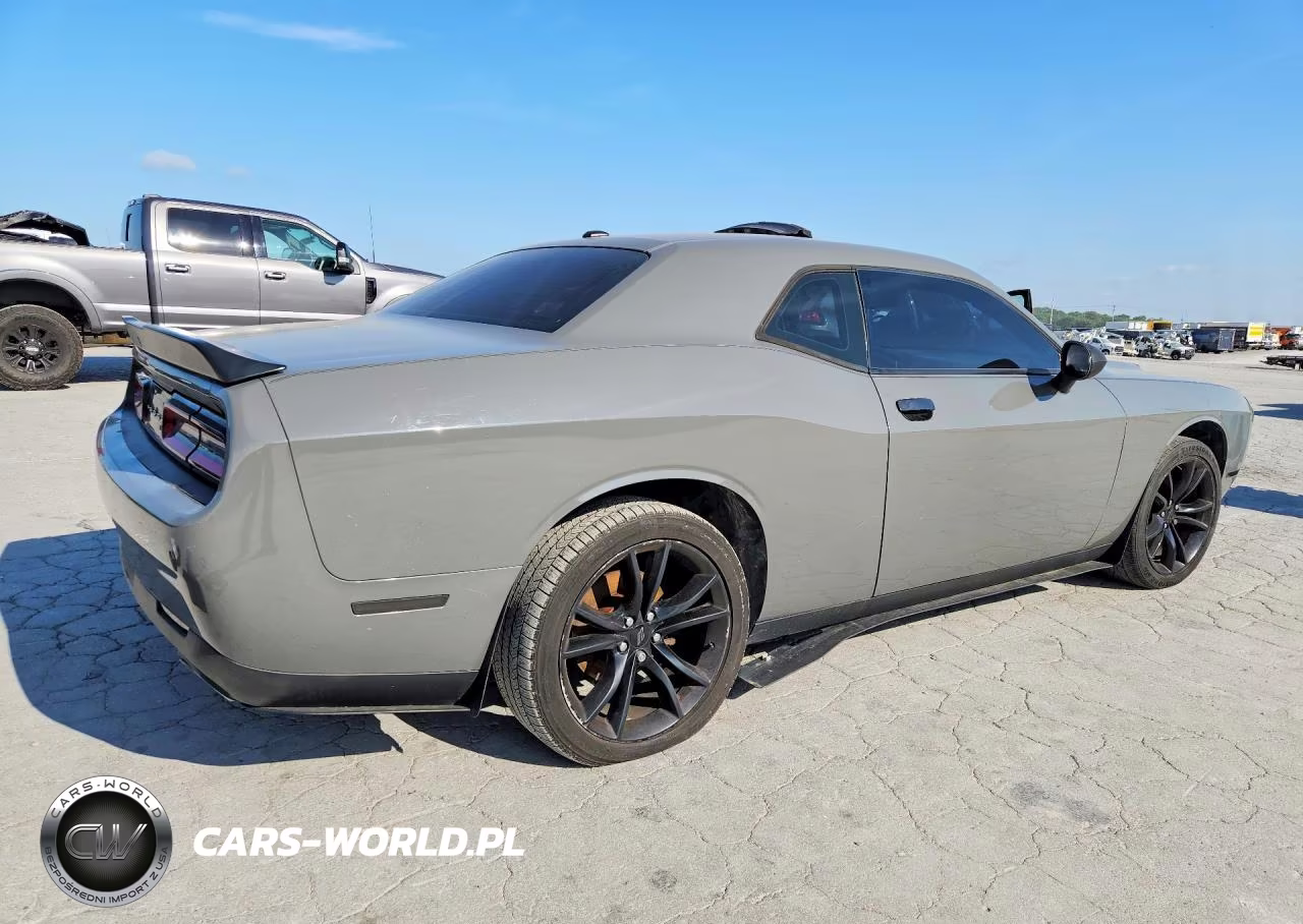 2018 Dodge Challenger Sxt VIN:2C3CDZAG0JH120593 - 3
