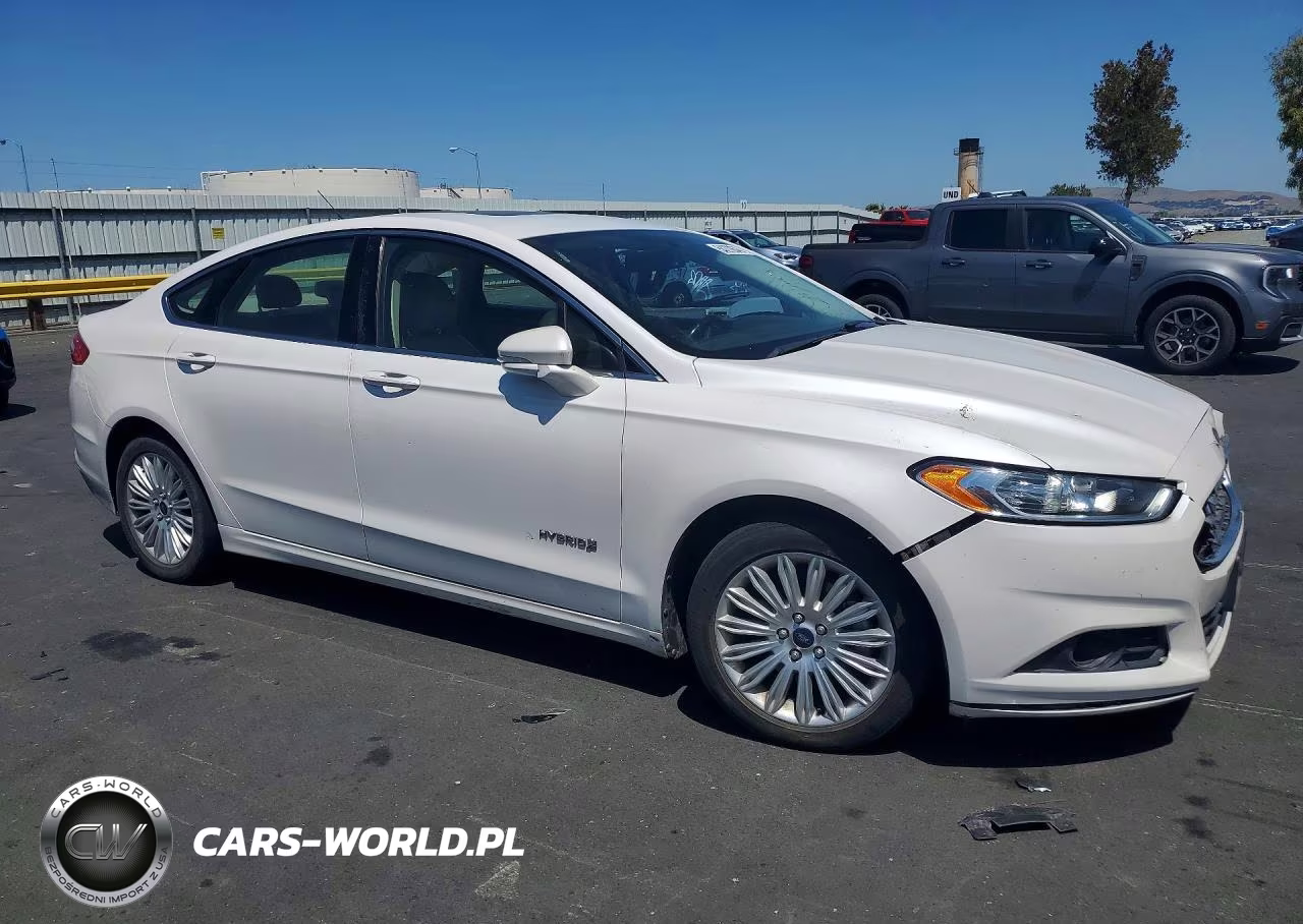 2014 Ford Fusion Se Hybrid VIN:3FA6P0LUXER186308 - 4