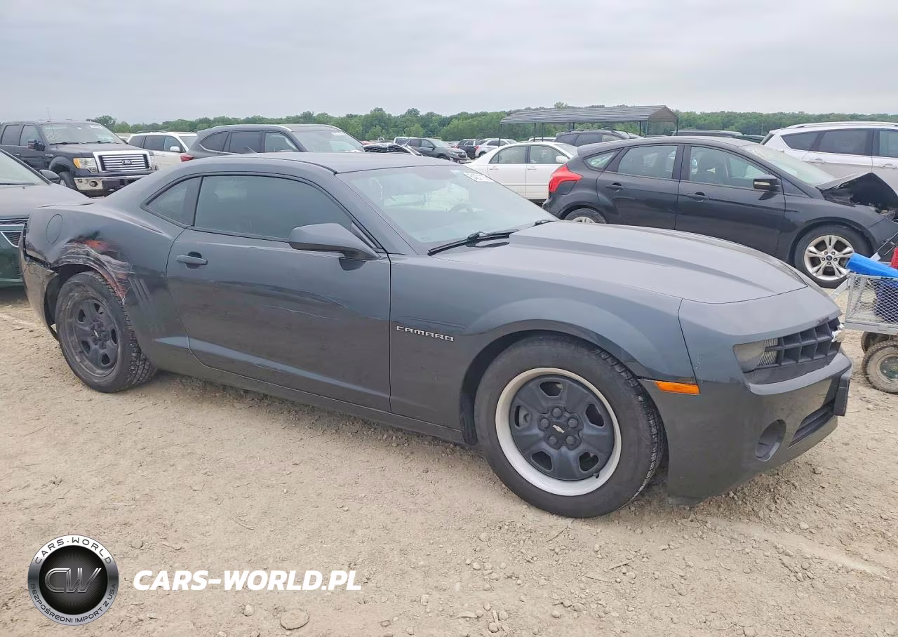 2013 Chevrolet Camaro Ls VIN:2G1FA1E34D9232380 - 4