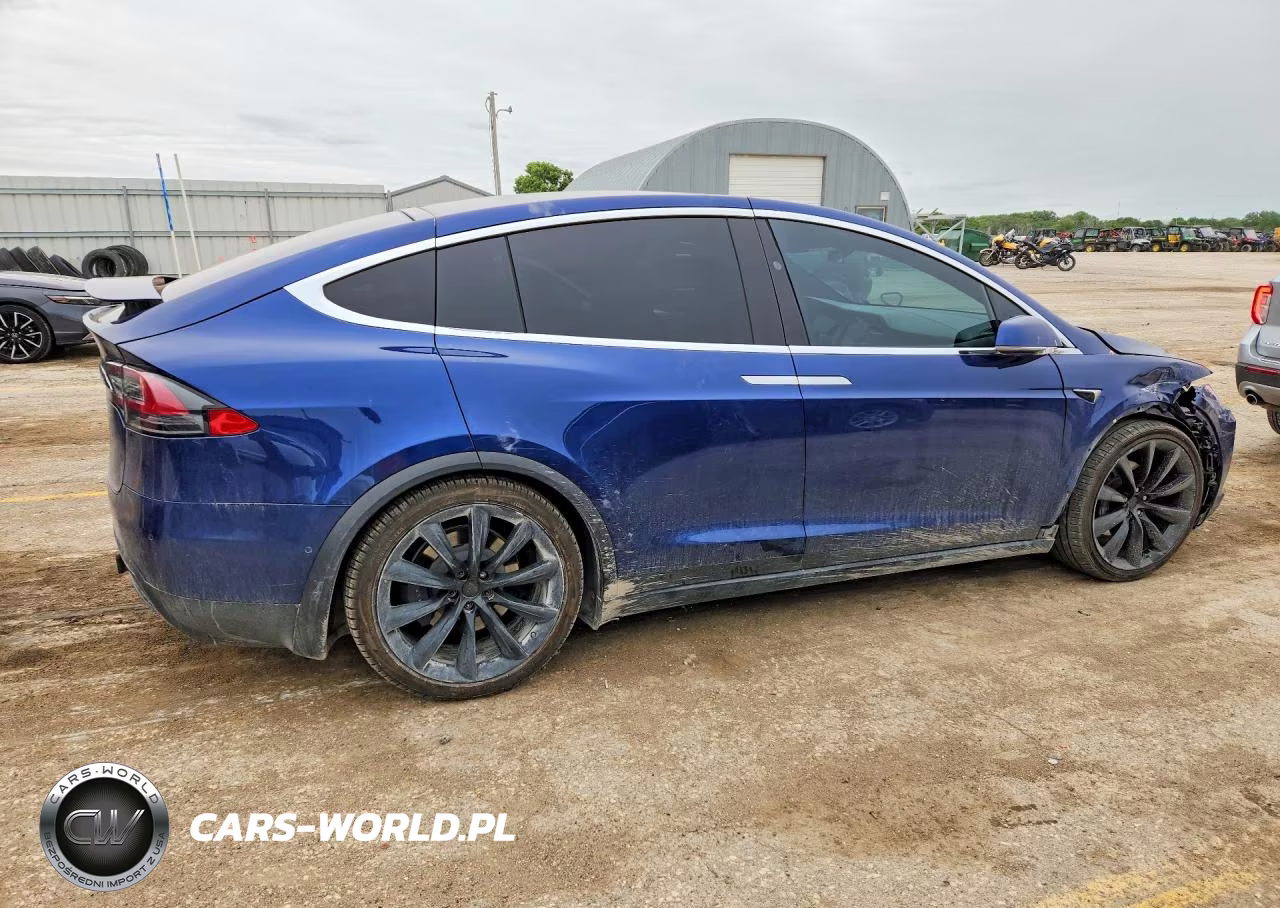 2019 Tesla Model X VIN:5YJXCAE28KF193055 - 3