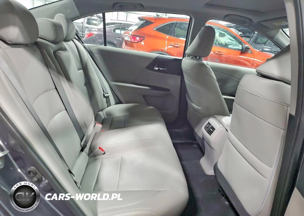 2017 Honda Accord Touring VIN:1HGCR3F9XHA045349 - 10