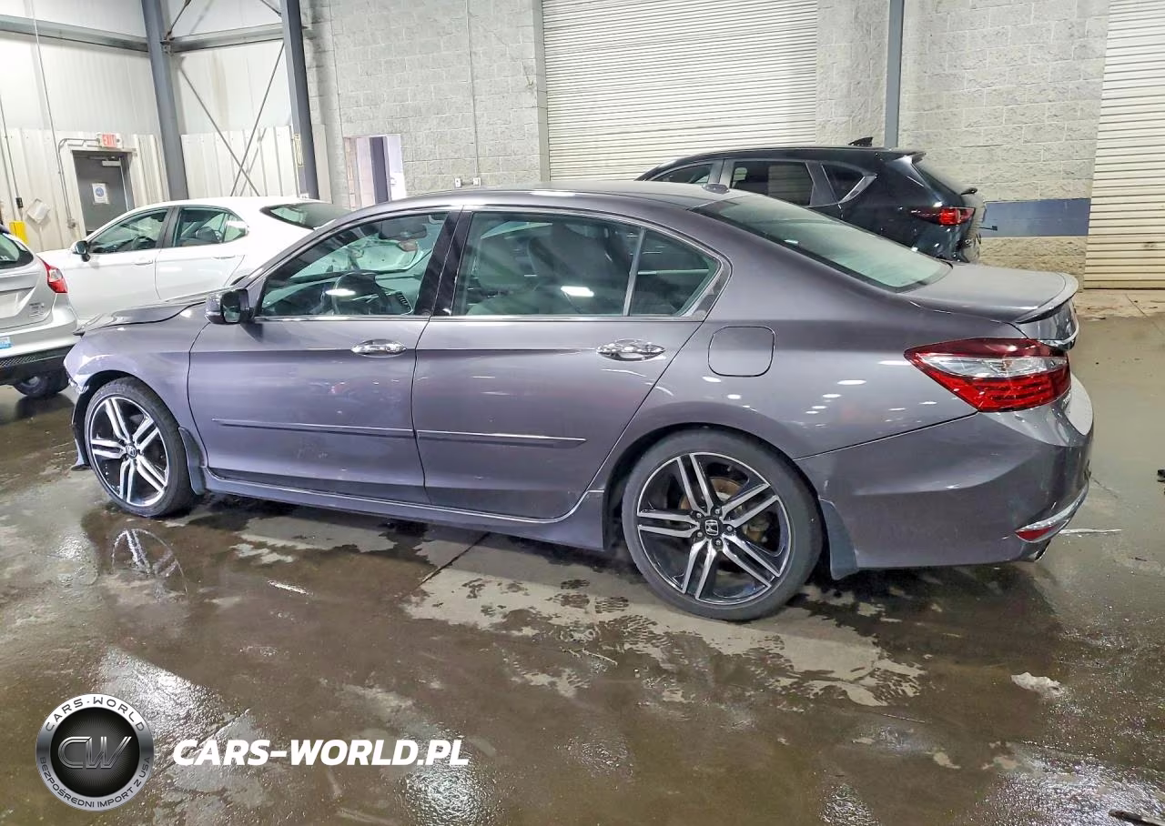 2017 Honda Accord Touring VIN:1HGCR3F9XHA045349 - 2