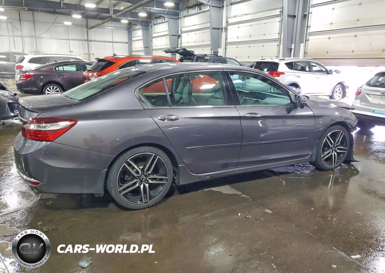 2017 Honda Accord Touring VIN:1HGCR3F9XHA045349 - 3