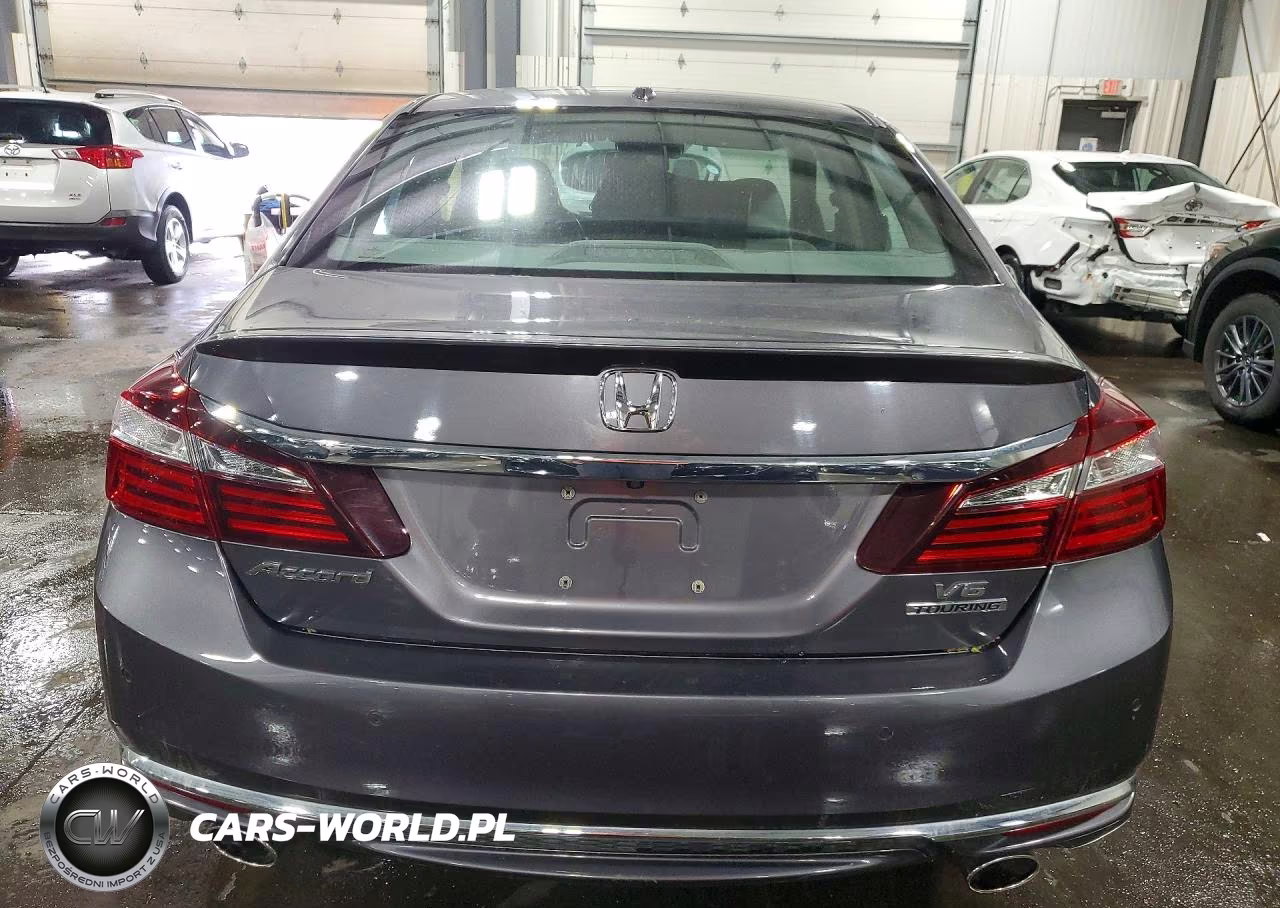 2017 Honda Accord Touring VIN:1HGCR3F9XHA045349 - 6