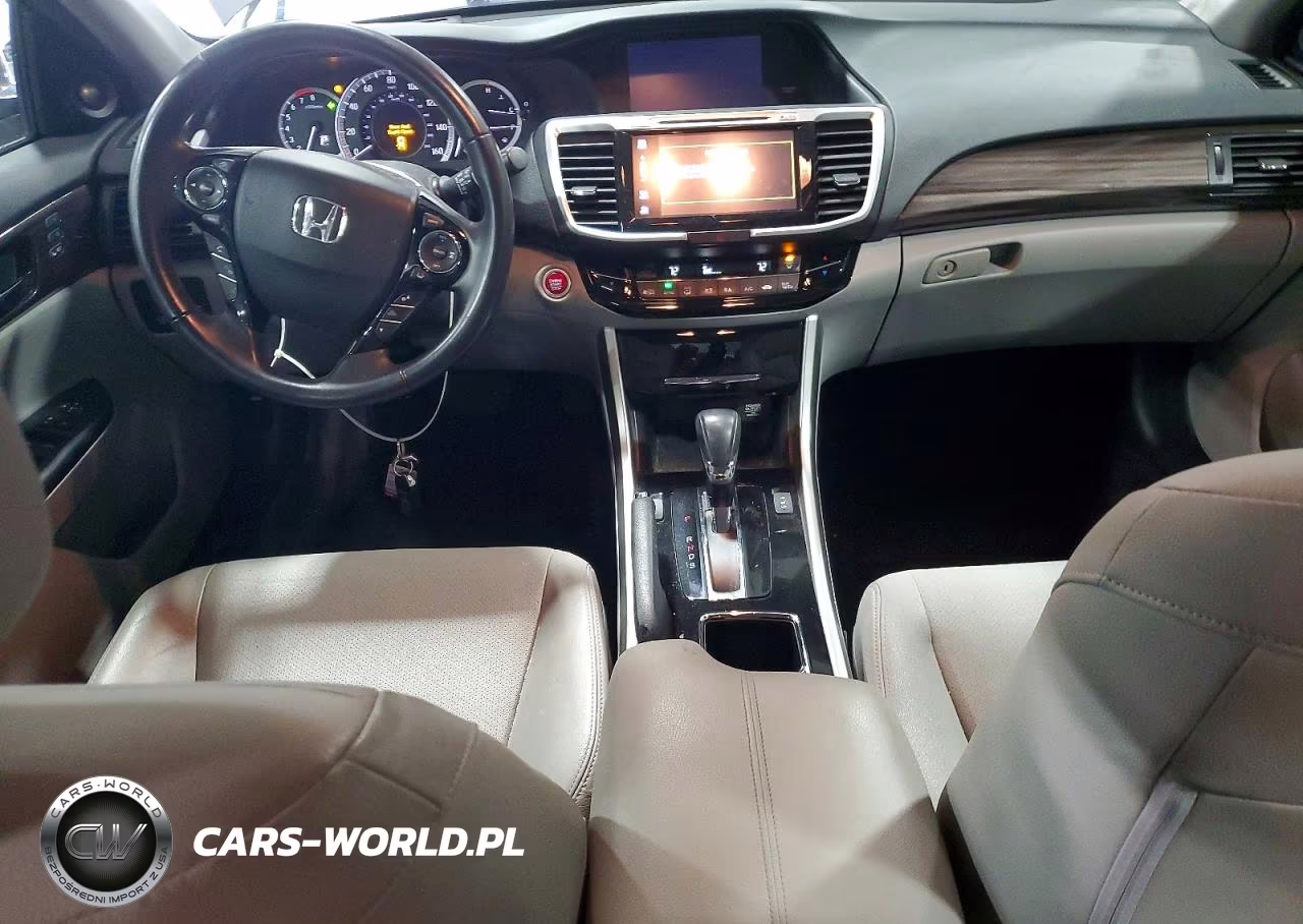 2017 Honda Accord Touring VIN:1HGCR3F9XHA045349 - 8
