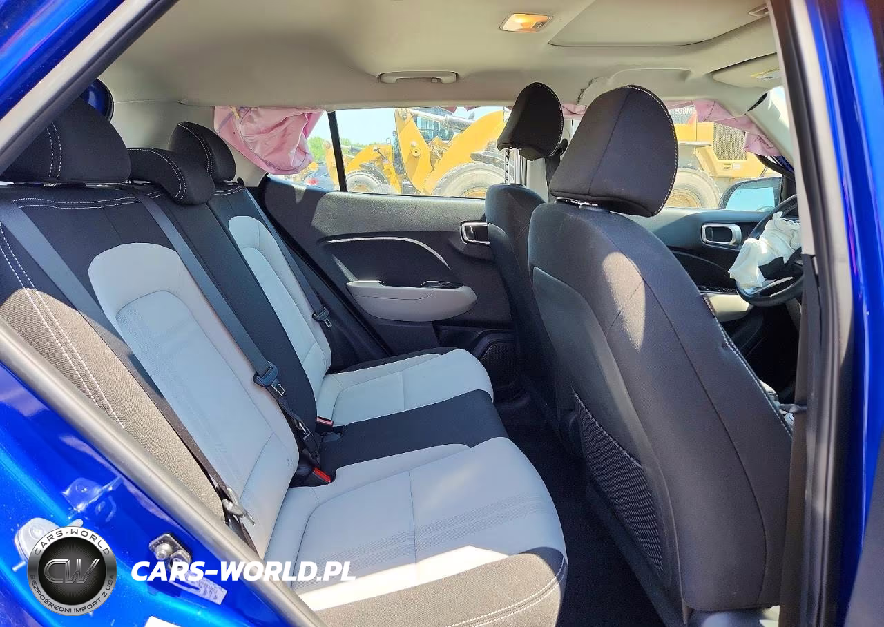 2023 Hyundai Venue Sel VIN:KMHRC8A3XPU257221 - 10