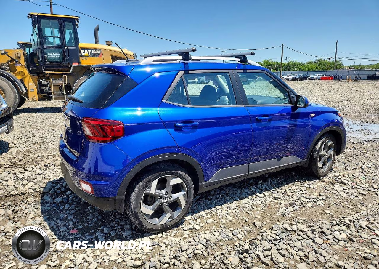 2023 Hyundai Venue Sel VIN:KMHRC8A3XPU257221 - 3