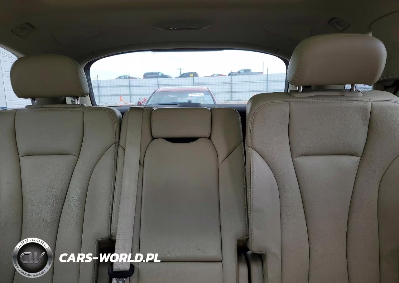 2018 Audi Q7 Premium Plus VIN:WA1LHAF75JD047075 - 10