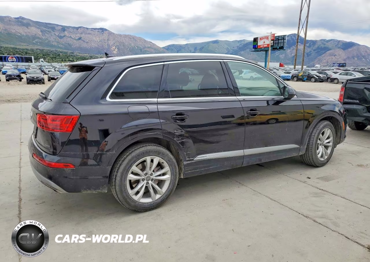 2018 Audi Q7 Premium Plus VIN:WA1LHAF75JD047075 - 3