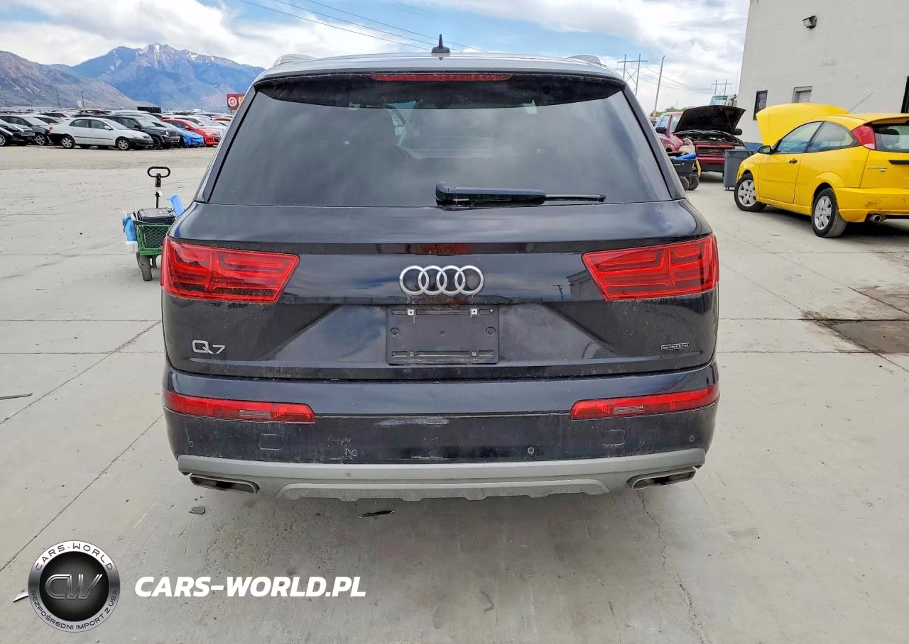 2018 Audi Q7 Premium Plus VIN:WA1LHAF75JD047075 - 6