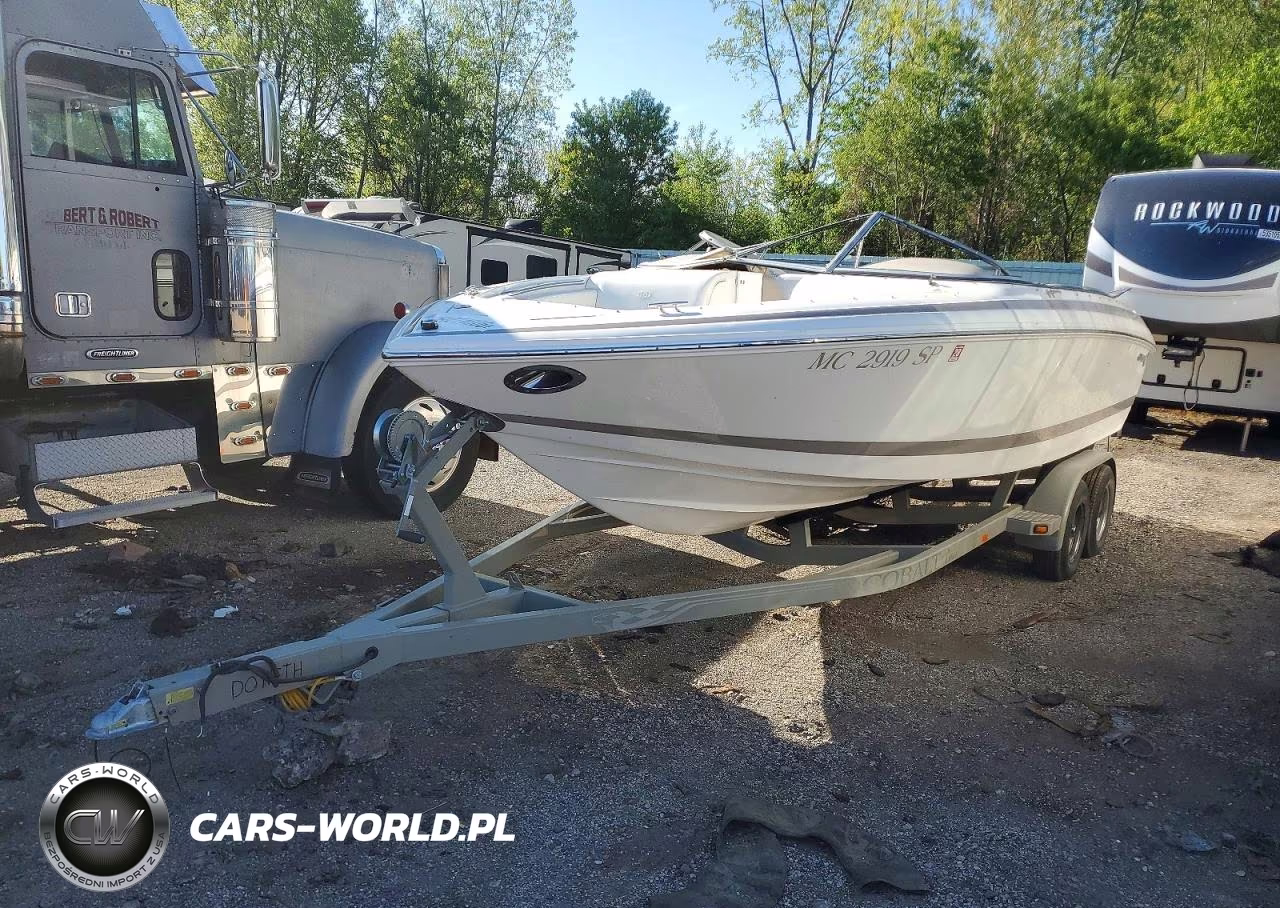 2004 Cobalt Boat