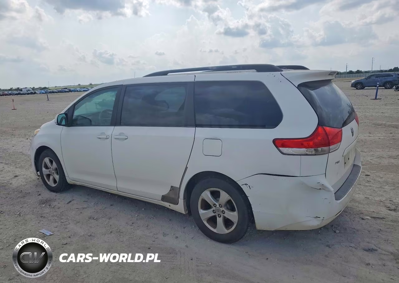 2011 Toyota Sienna Le VIN:5TDKK3DCXBS121482 - 2