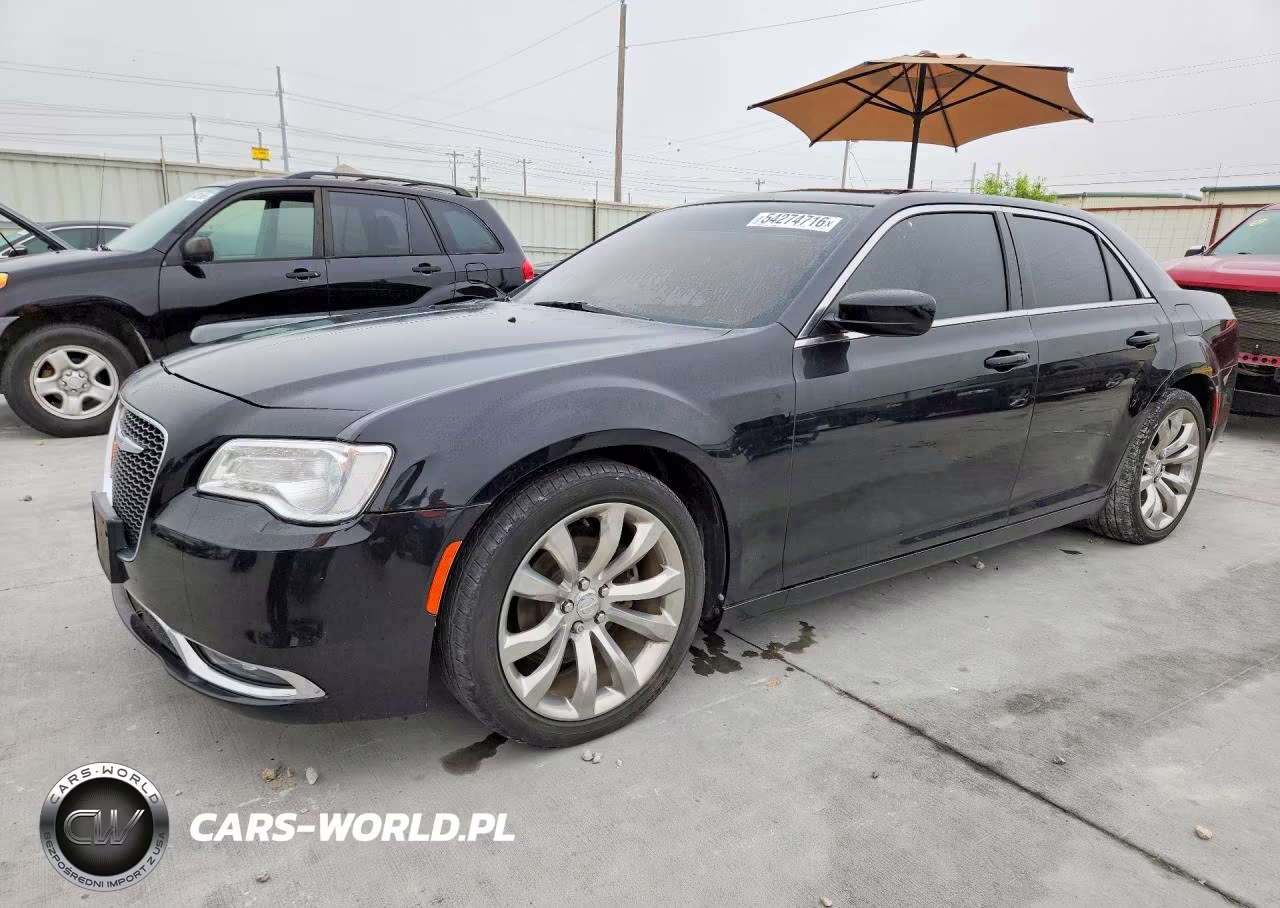 2020 Chrysler 300 Touring – zdjęcie 1 z 12