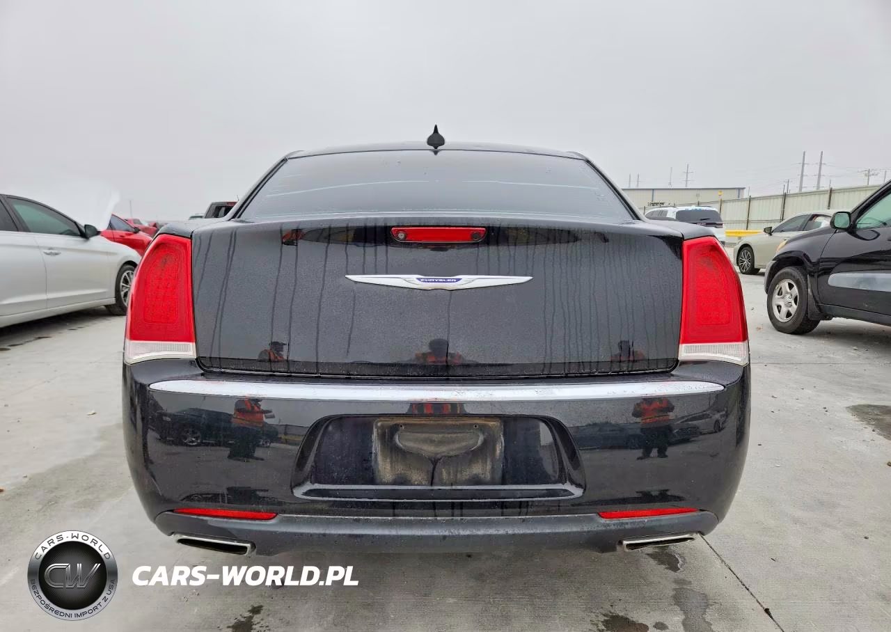 2020 Chrysler 300 Touring VIN:2C3CCAAGXLH117773 - 6