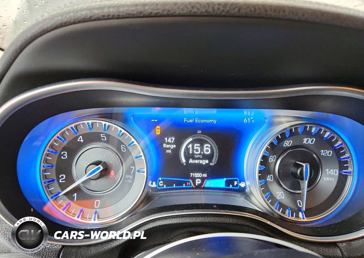 2020 Chrysler 300 Touring VIN:2C3CCAAGXLH117773 - 9