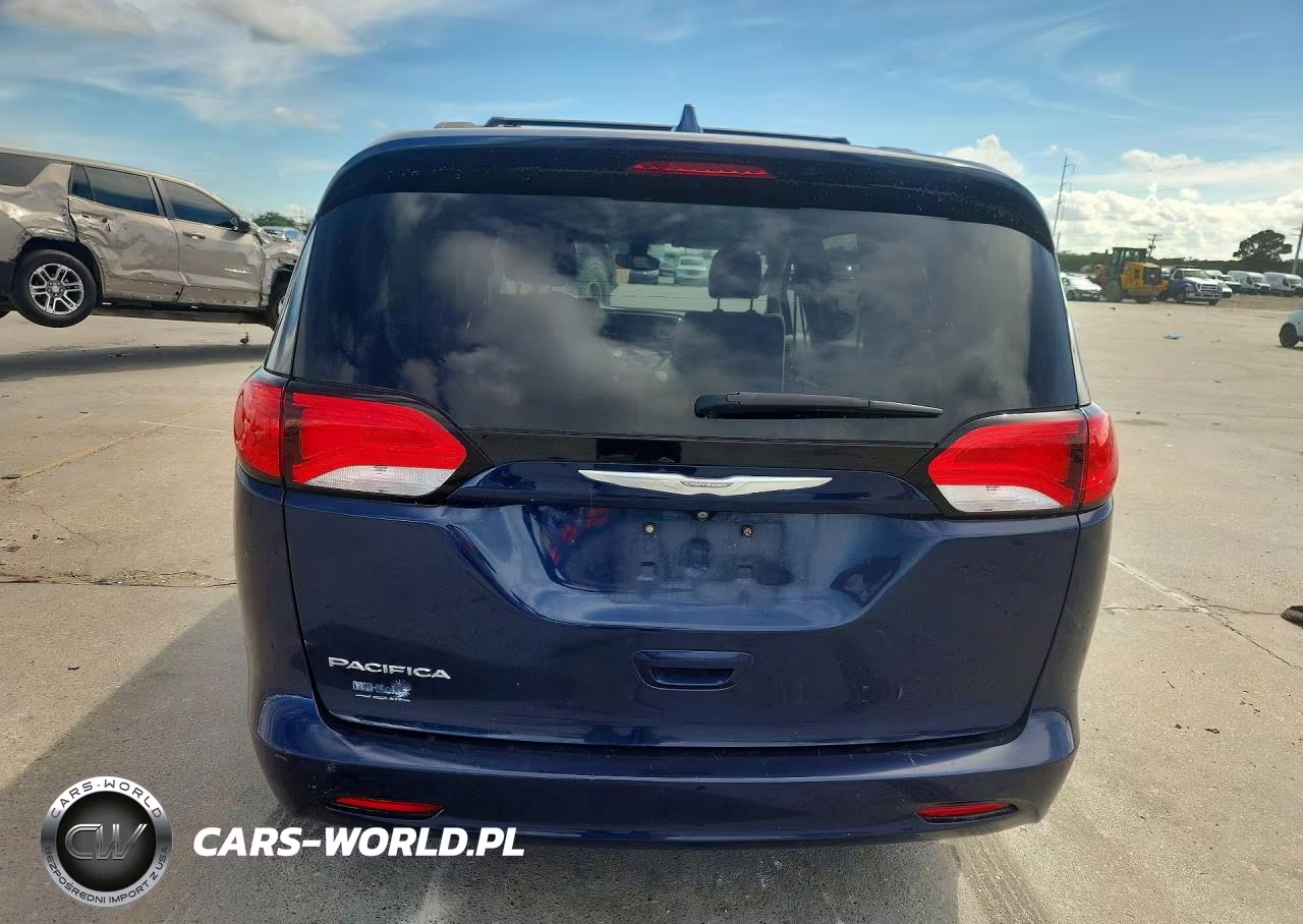 2017 Chrysler Pacifica Touring VIN:2C4RC1DG1HR571915 - 6