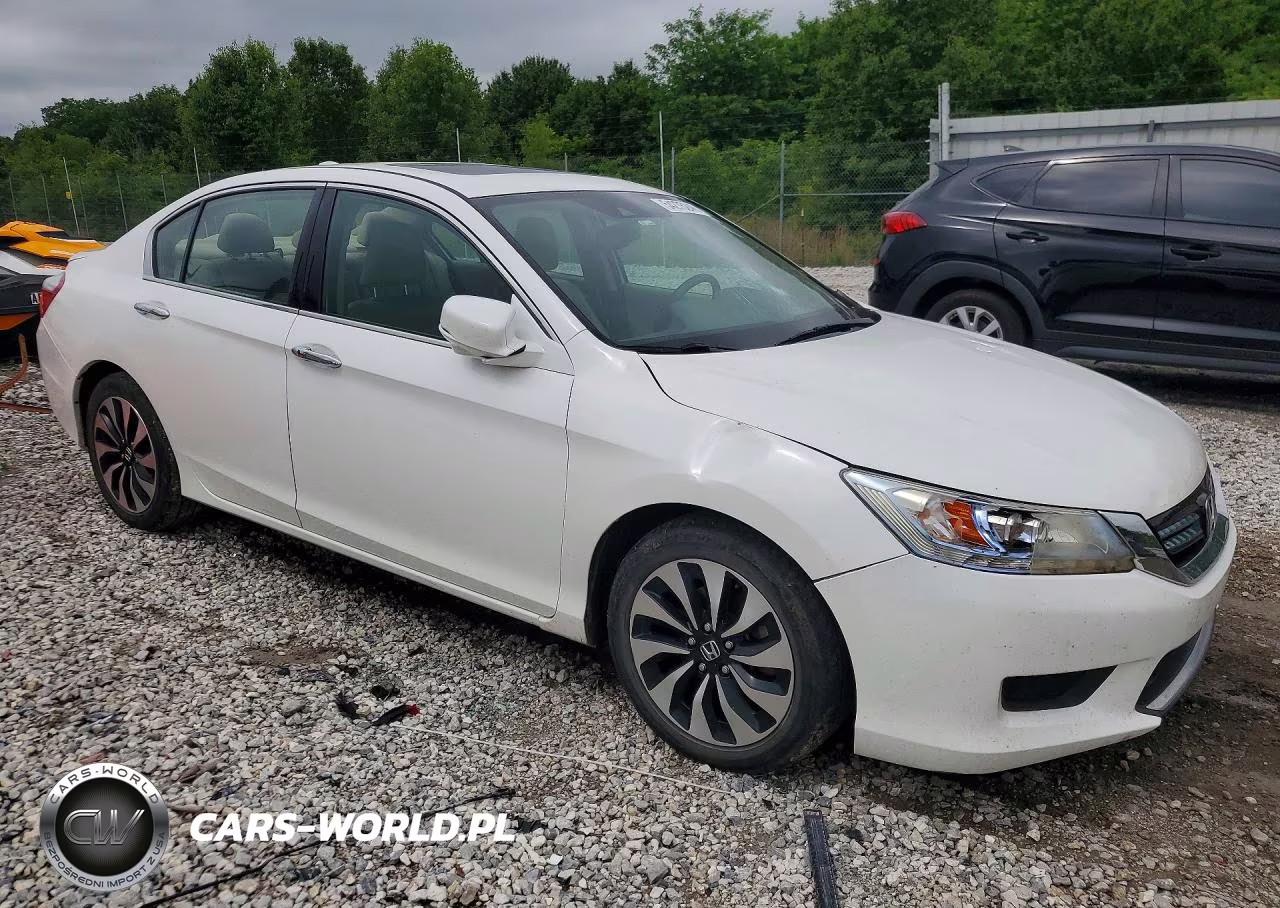 2015 Honda Accord VIN:1HGCR6F72FA013332 - 4