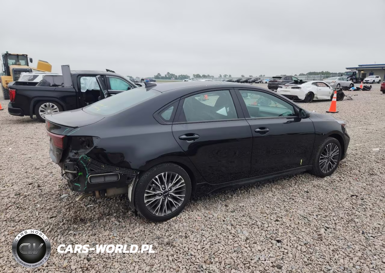 2024 Kia Forte Gt Line VIN:3KPF54AD4RE832059 - 3