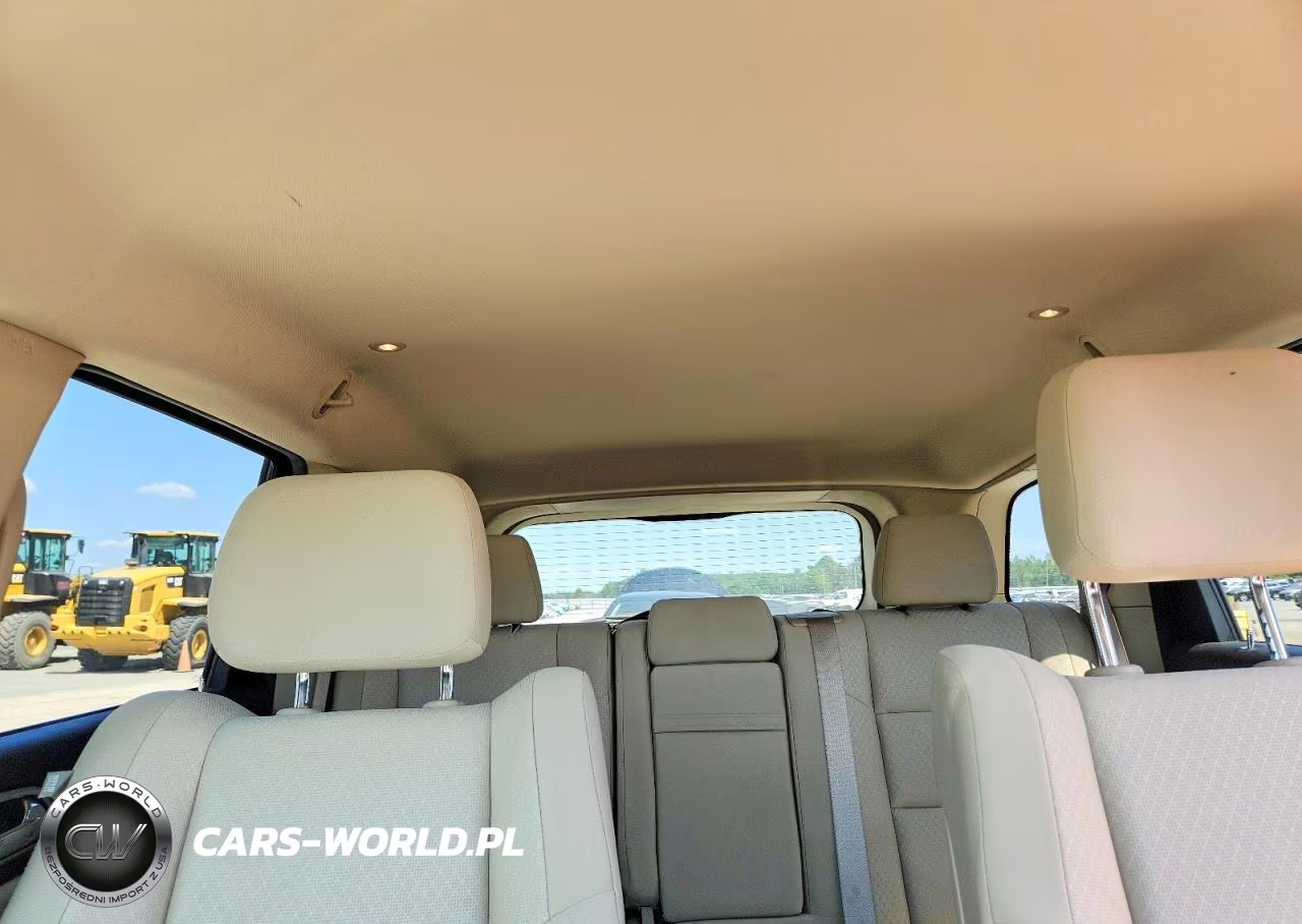 2019 Jeep Grand Cherokee Laredo VIN:1C4RJEAG4KC573482 - 10