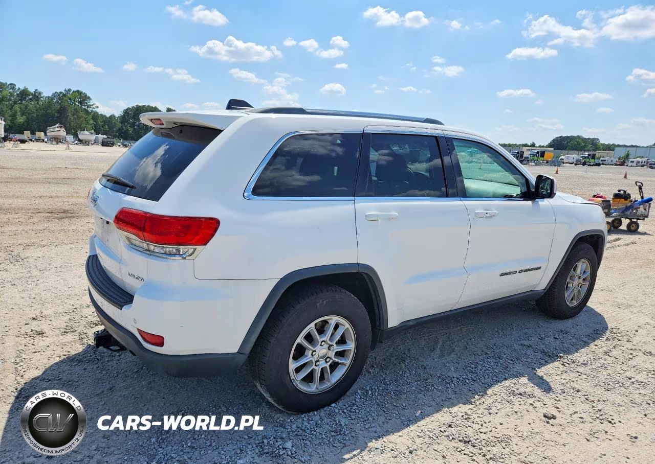 2019 Jeep Grand Cherokee Laredo VIN:1C4RJEAG4KC573482 - 3