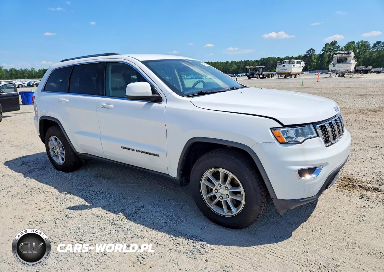 2019 Jeep Grand Cherokee Laredo VIN:1C4RJEAG4KC573482 - 4