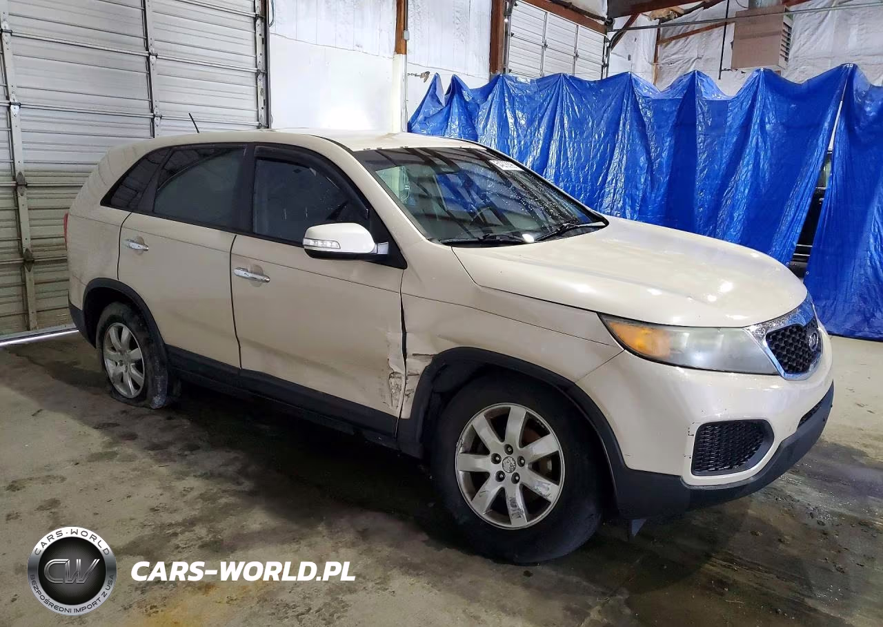 2011 Kia Sorento Lx VIN:5XYKT3A12BG118010 - 4