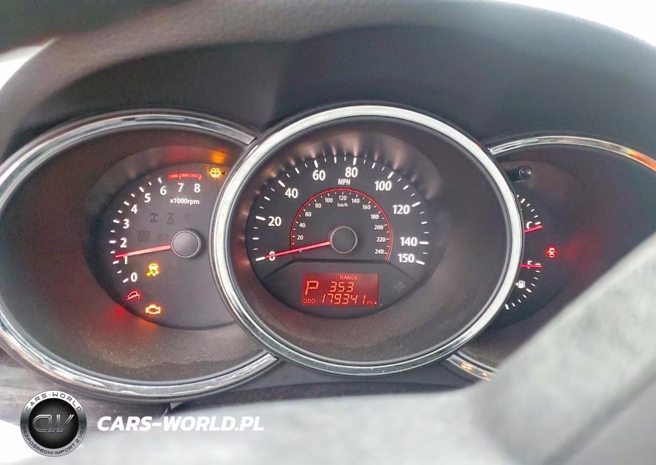 2011 Kia Sorento Lx VIN:5XYKT3A12BG118010 - 9
