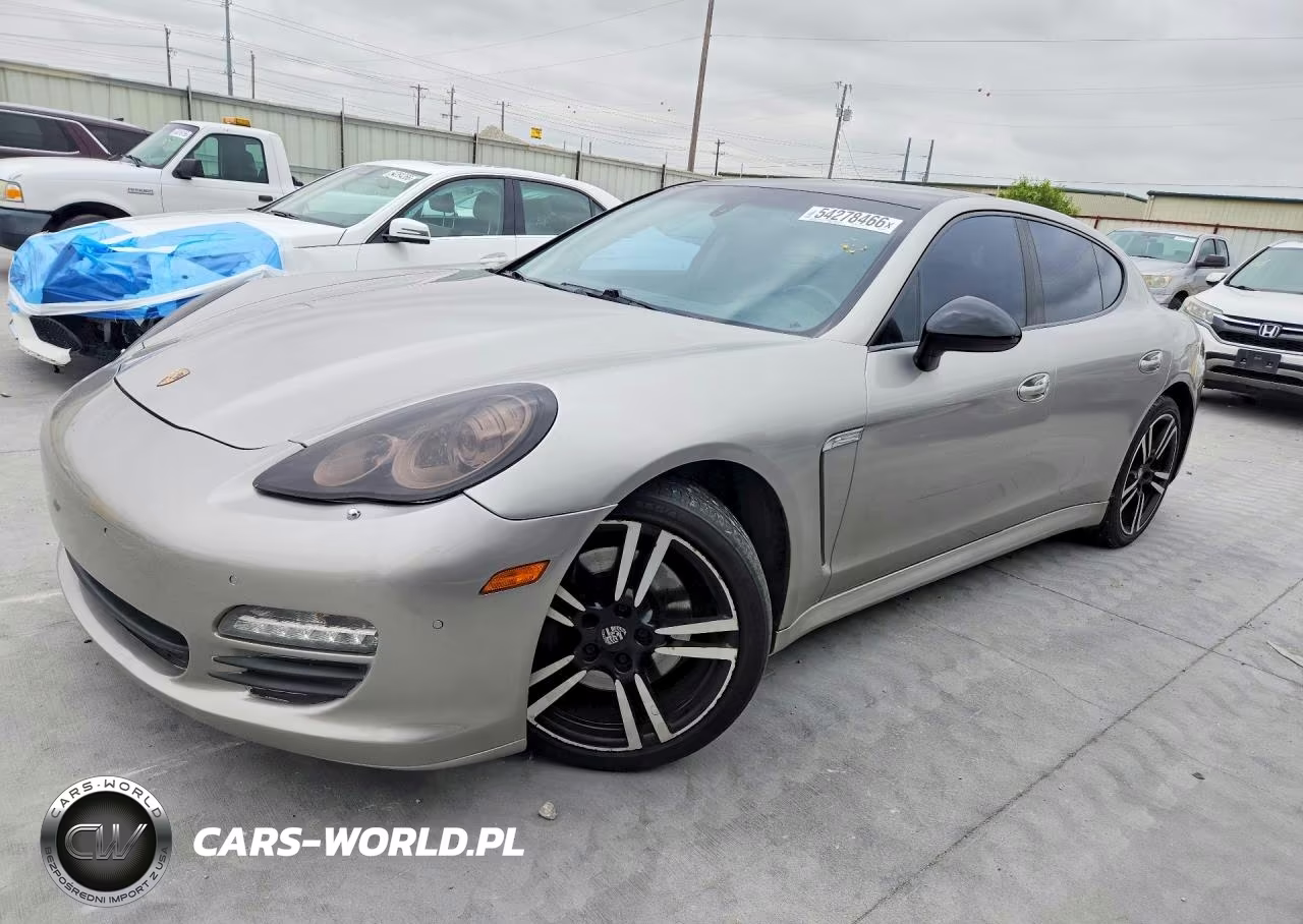 2012 Porsche Panamera 2