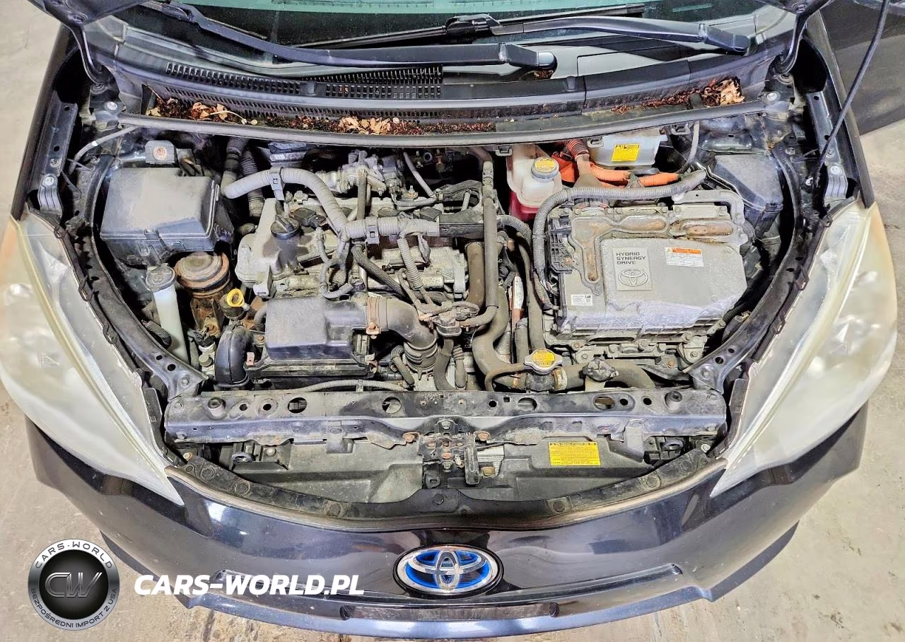 2013 Toyota Prius C Two VIN:JTDKDTB36D1536988 - 11